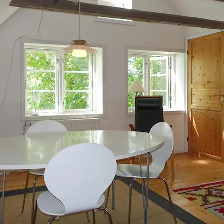 1 Bedroom Stunning Apartment In Svaneke *